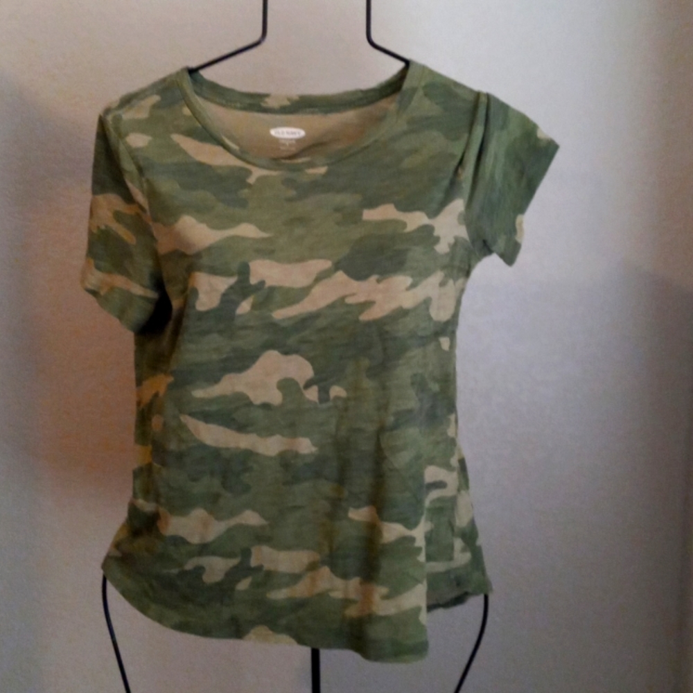 Old navy camo small t-shirt